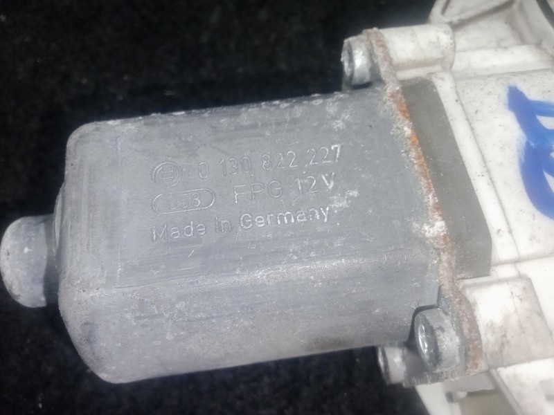 Recambio de elevalunas delantero derecho para bmw 1 (e87) 118 d referencia OEM IAM 6927028 - 996625101 - 0130822227  BOSCH