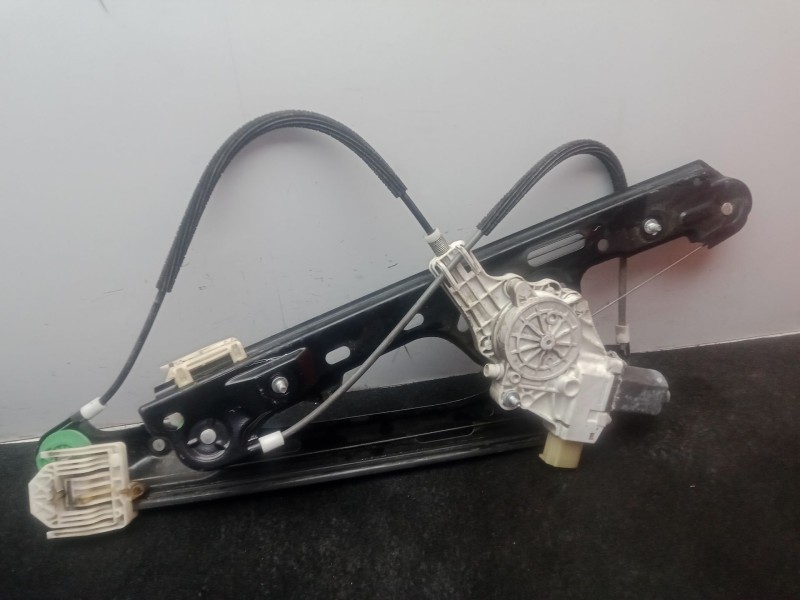 Recambio de elevalunas delantero derecho para bmw 1 (e87) 118 d referencia OEM IAM 6927028 - 996625101 - 0130822227  BOSCH