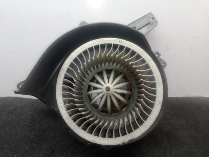 Recambio de motor calefaccion para seat ibiza iv (6j5, 6p1) 1.4 referencia OEM IAM 6Q1820015H  BEHR