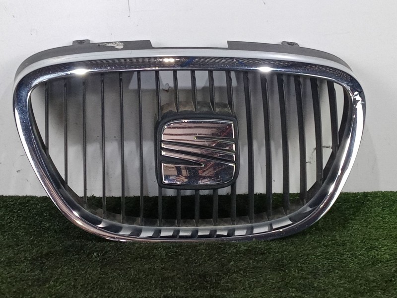 Recambio de rejilla delantera para seat altea (5p1) 2.0 tdi referencia OEM IAM   