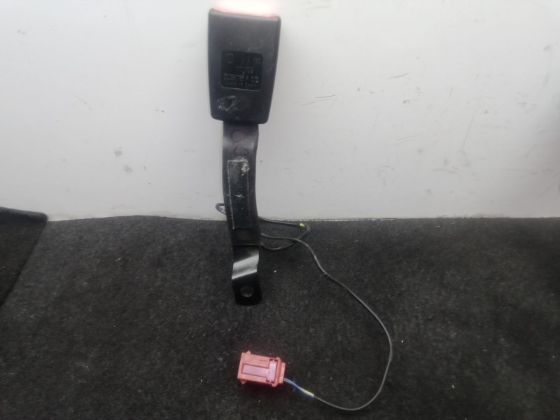 Recambio de enganche cinturon delantero derecho para seat ibiza iv (6j5, 6p1) 1.4 referencia OEM IAM 6Q0857756F  