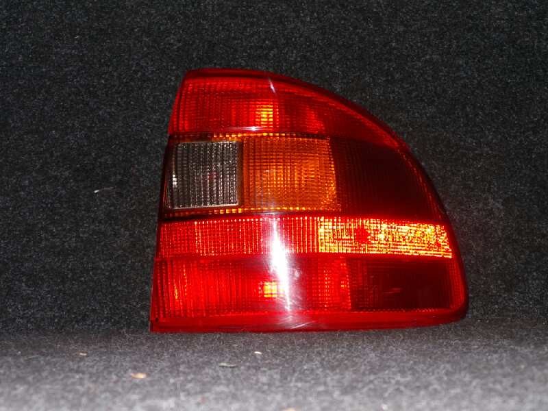 Recambio de piloto trasero derecho para opel astra f berlina referencia OEM IAM  ASTRA.F - 2.SERIE 4.PUERTAS