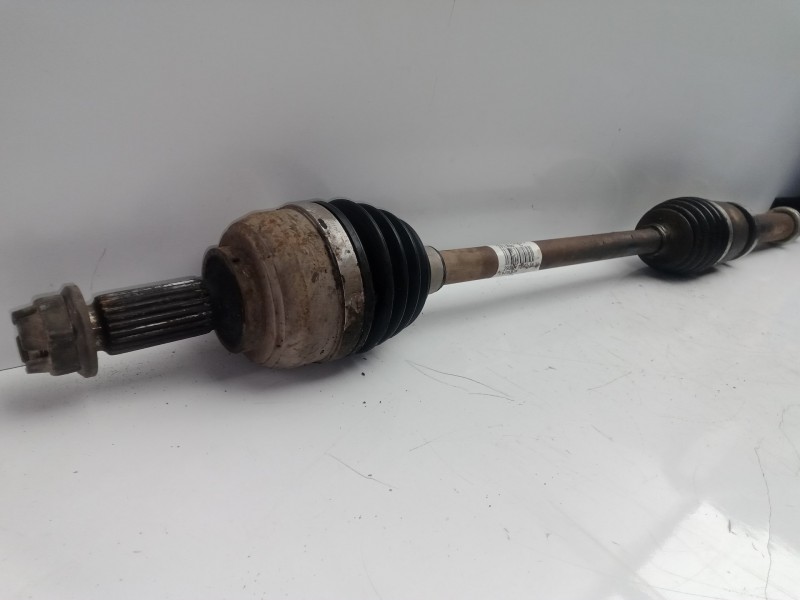 Recambio de transmision delantera derecha para renault clio iii 1.2 referencia OEM IAM 8200378880  