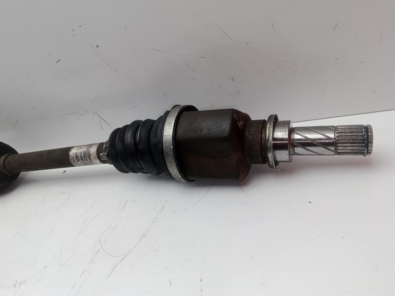 Recambio de transmision delantera izquierda para renault clio iii 1.5 dci diesel cat referencia OEM IAM 8200499585  