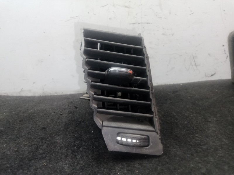 Recambio de aireador delantero central para opel astra k (b16) 1.6 cdti (68) referencia OEM IAM 39079605  