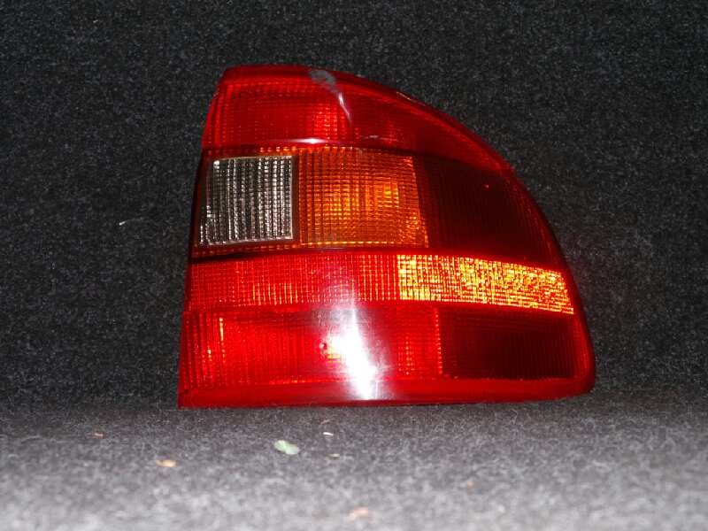 Recambio de piloto trasero derecho para opel astra f berlina 1.4 16v referencia OEM IAM  ASTRA.F - 2.SERIE 4.PUERTAS