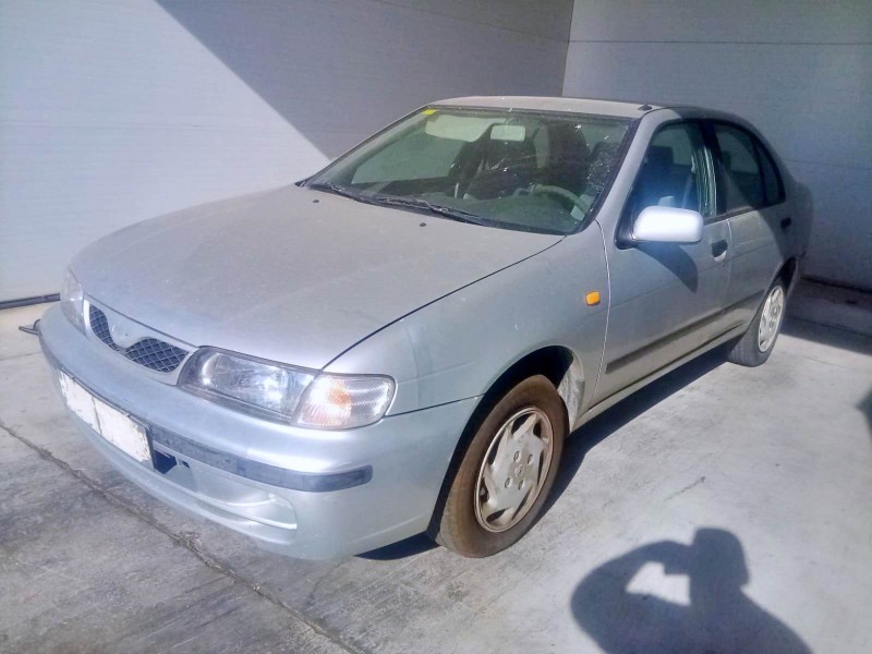 nissan almera i (n15) del año 2000
