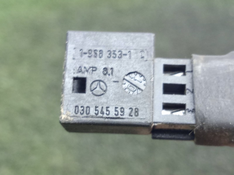 Recambio de antena para mercedes-benz vito (w638) combi 108 cdi (638.194) referencia OEM IAM 0305455928  