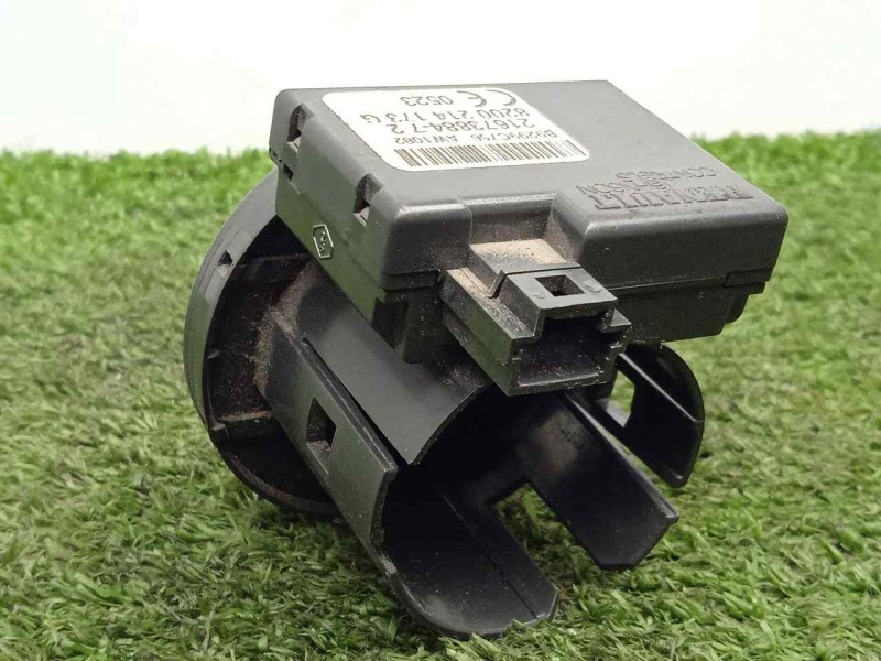 Recambio de antena para renault clio iii 1.2 referencia OEM IAM 2167388472 - 8200214173G  