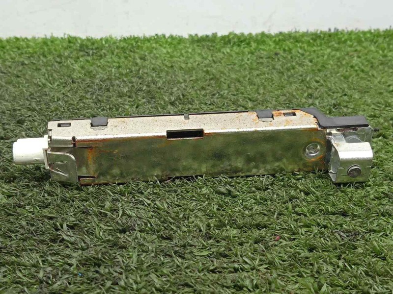 Recambio de antena para audi a3 sedán(8vs) 2.0 16v tdi referencia OEM IAM 8V5035225 - 920286321  