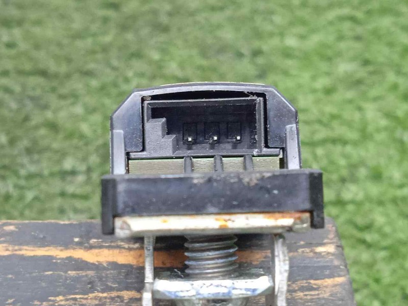 Recambio de antena para audi a3 sedán(8vs) 2.0 16v tdi referencia OEM IAM 8V5035225 - 920286321  