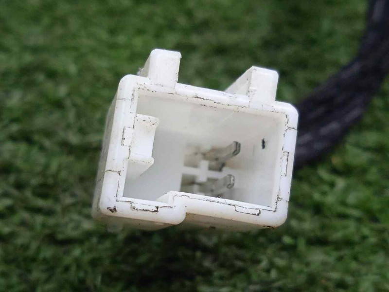 Recambio de antena para mitsubishi carisma berlina 5 (da0) 1.9 di-d cat referencia OEM IAM MR309697  