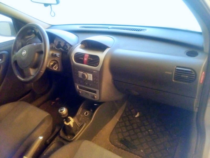 opel corsa c (x01) del año 2025