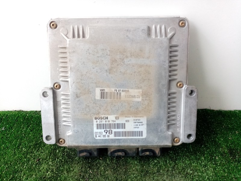 Recambio de centralita motor uce para citroën c5 berlina 2.2 hdi fap cat (4hx / dw12ed4) referencia OEM IAM 0281010764-964419958