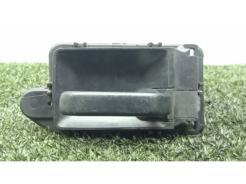 Recambio de maneta interior trasera derecha para peugeot 205 berlina 1.1 referencia OEM IAM   