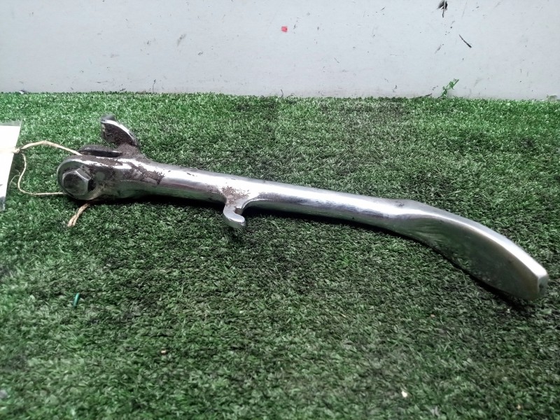 Recambio de caballete / pata de cabra para hyosung aquila referencia OEM IAM 42310HJ8250PLA  