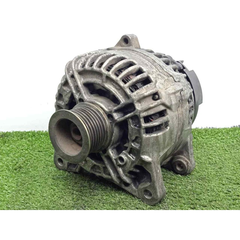 Recambio de alternador para renault master ii phase 2 caja cerrada 2.5 diesel referencia OEM IAM 0124525044 150AH - BOSCH POLEA.