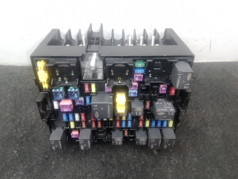 Recambio de caja reles / fusibles para omoda 5 1.6 tgdi referencia OEM IAM 807000525AA - 202312140390 - 1437821  