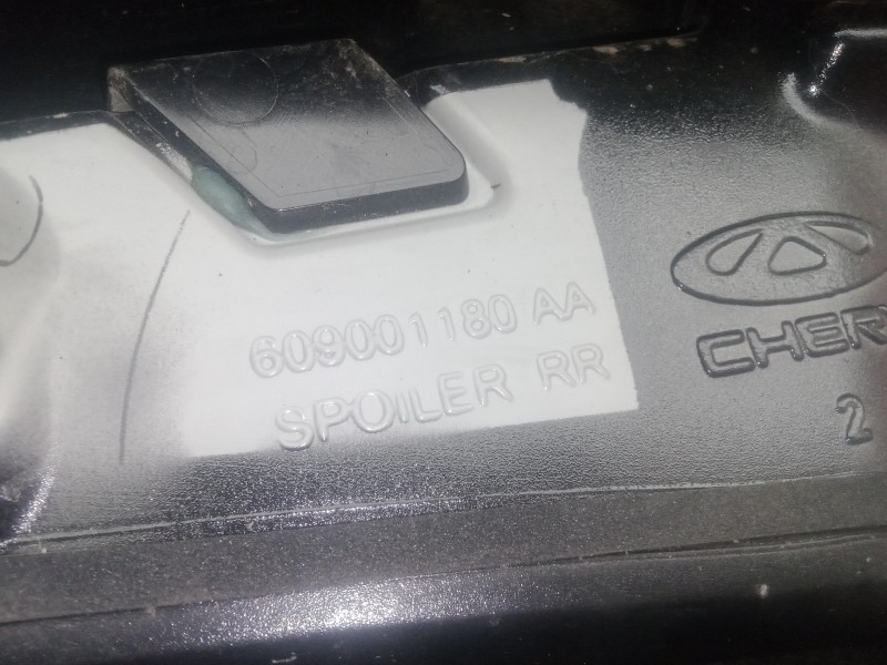 Recambio de aleron trasero para omoda 5 1.6 tgdi referencia OEM IAM 609001180AA  ARAÑADO