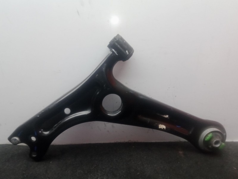 Recambio de brazo suspension superior delantero izquierdo para omoda 5 1.6 tgdi referencia OEM IAM 202002561AA  