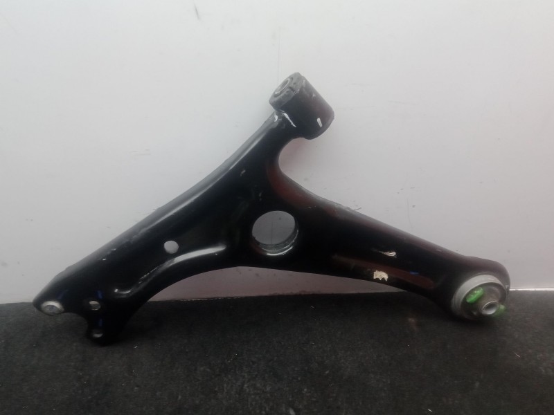 Recambio de brazo suspension superior delantero izquierdo para omoda 5 1.6 tgdi referencia OEM IAM 202002561AA  