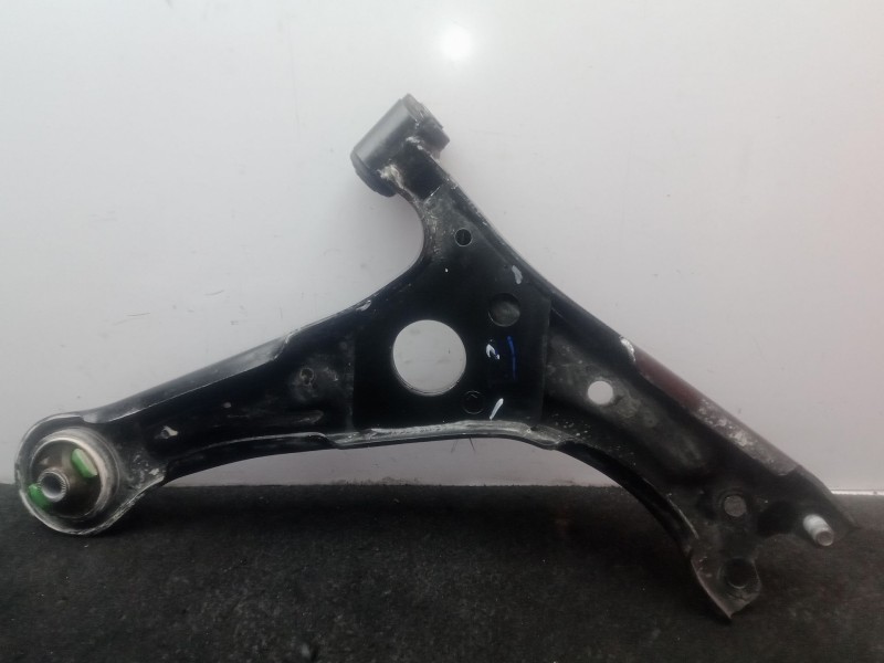 Recambio de brazo suspension superior delantero izquierdo para omoda 5 1.6 tgdi referencia OEM IAM 202002561AA  