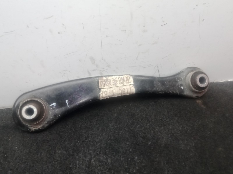 Recambio de brazo suspension inferior trasero izquierdo para omoda 5 1.6 tgdi referencia OEM IAM 202002555AA  