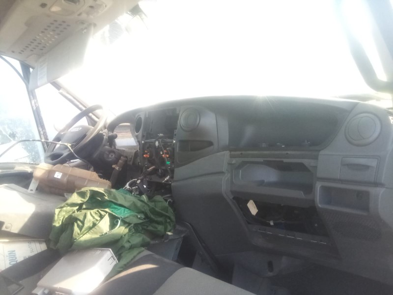 iveco daily v caja/chasis del año 2017