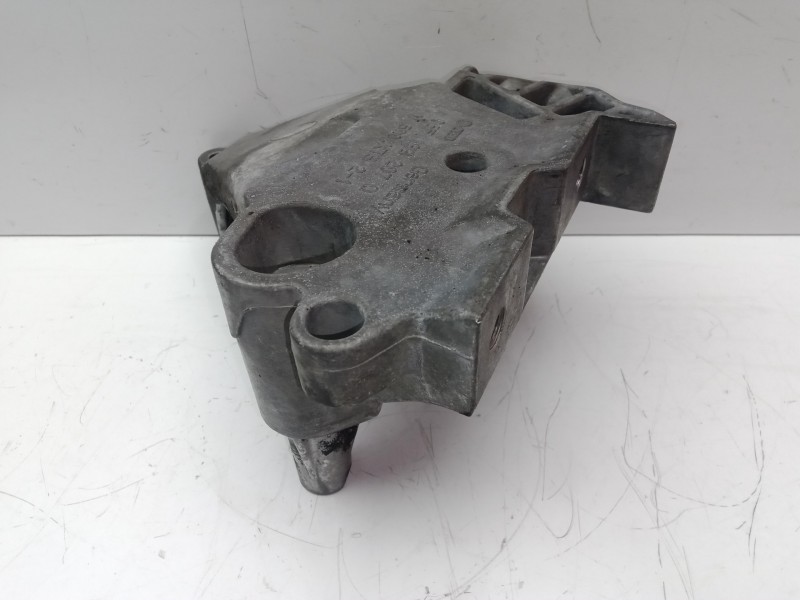 Recambio de soporte motor para skoda octavia berlina (1z3) 1.6 referencia OEM IAM 06F199207Q  
