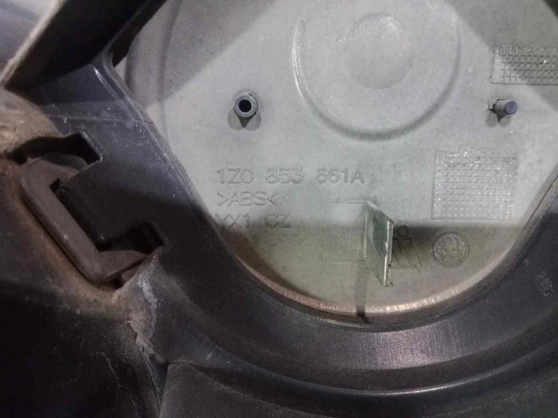 Recambio de rejilla delantera para skoda octavia berlina (1z3) 1.6 referencia OEM IAM 1Z0853661A  