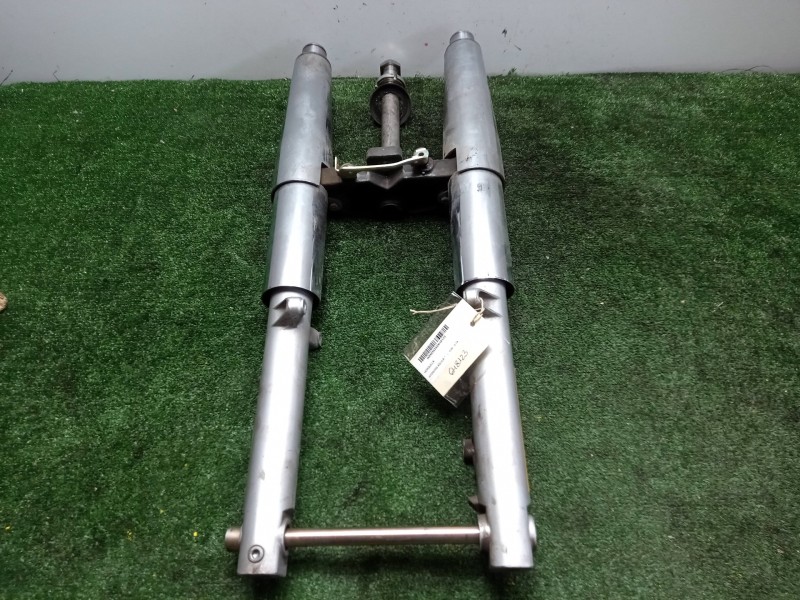 Recambio de horquilla para hyosung aquila referencia OEM IAM 51100HJ8201HPA  