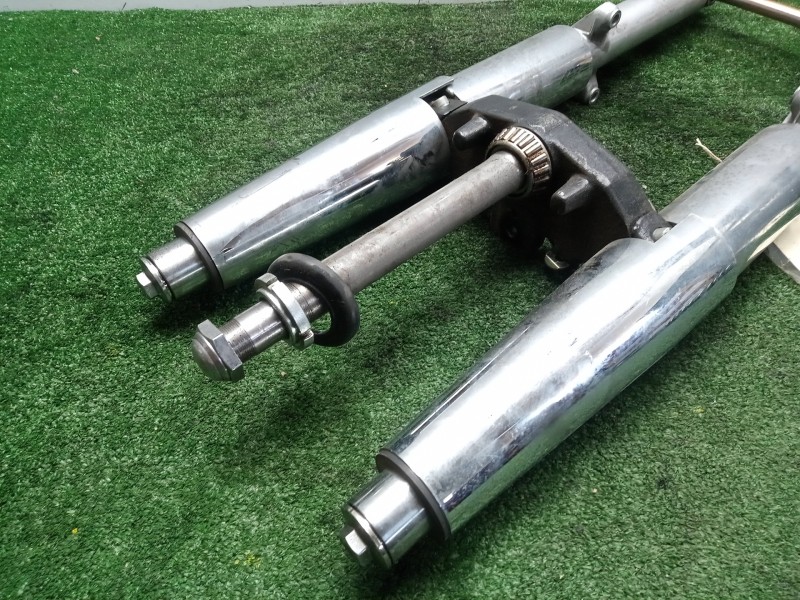 Recambio de horquilla para hyosung aquila referencia OEM IAM 51100HJ8201HPA  