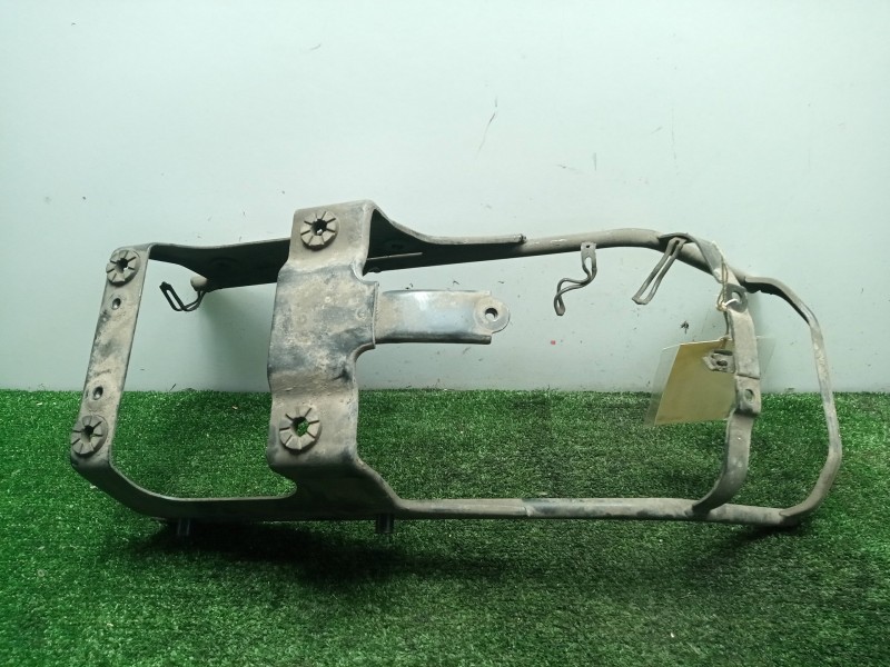 Recambio de no identificado para hyosung aquila referencia OEM IAM 45520HJ8201 SOPORTE.PASO DE RUEDA 