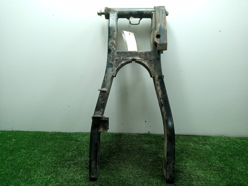 Recambio de basculante para hyosung aquila referencia OEM IAM 61100HJ8204PAM - 61211HG5101  