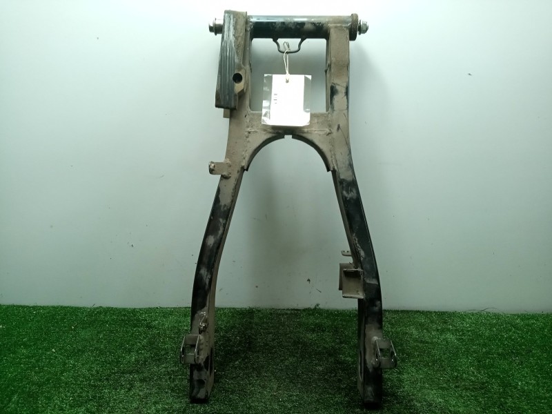 Recambio de basculante para hyosung aquila referencia OEM IAM 61100HJ8204PAM - 61211HG5101  