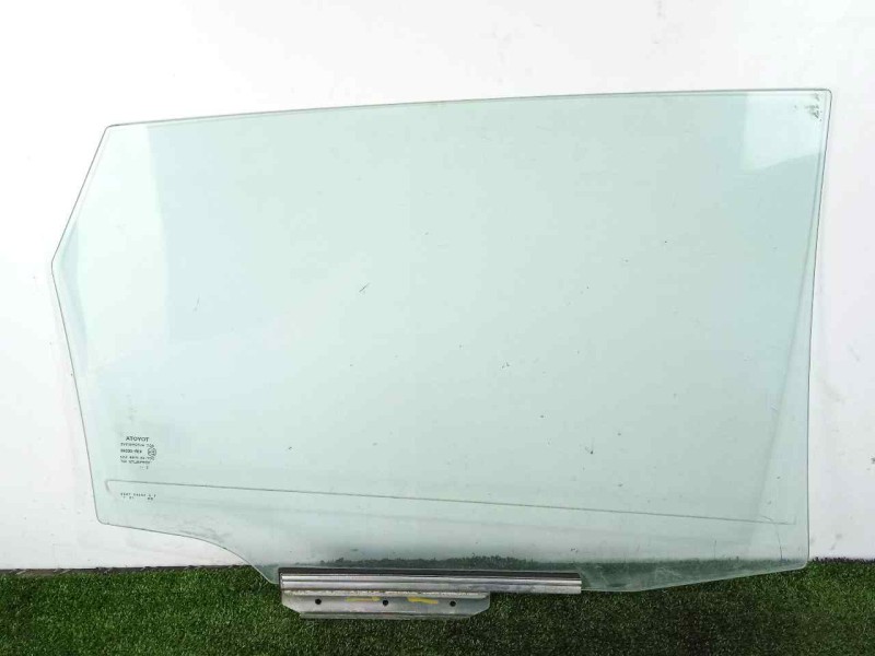 Recambio de luna trasera izquierda para toyota auris 1.4 turbodiesel cat referencia OEM IAM 6810402340  