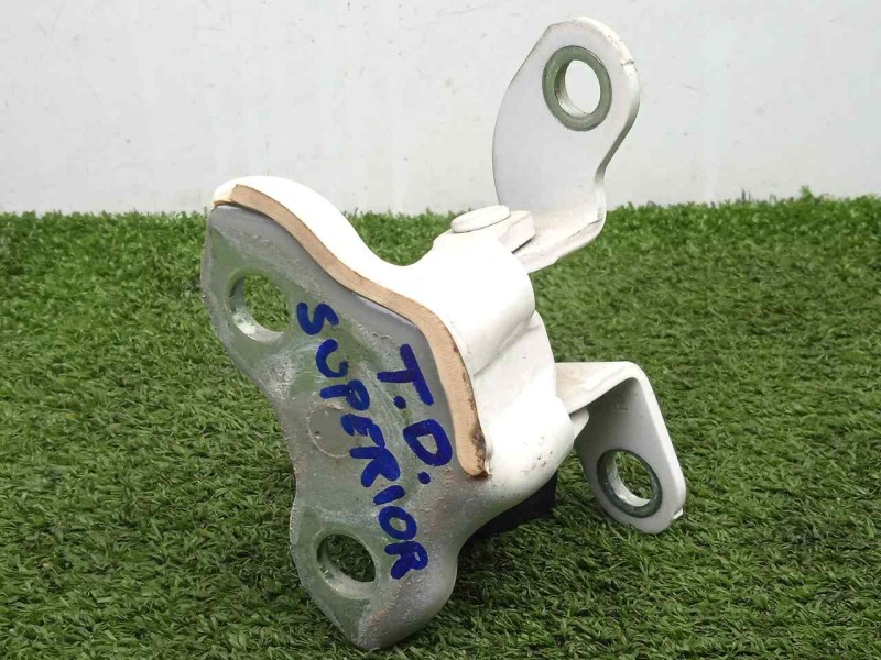 Recambio de bisagra para toyota auris 1.4 turbodiesel cat referencia OEM IAM 687500H010 TRASERA.DERECHA SUPERIOR