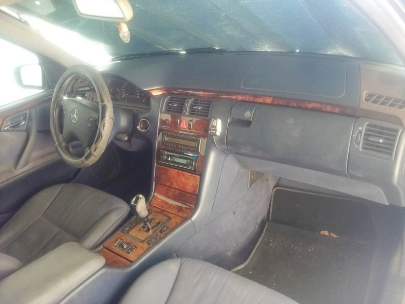 mercedes-benz clase e (w210) del año 2001
