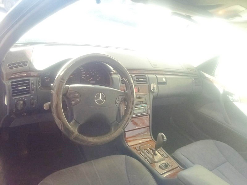 mercedes-benz clase e (w210) del año 2001