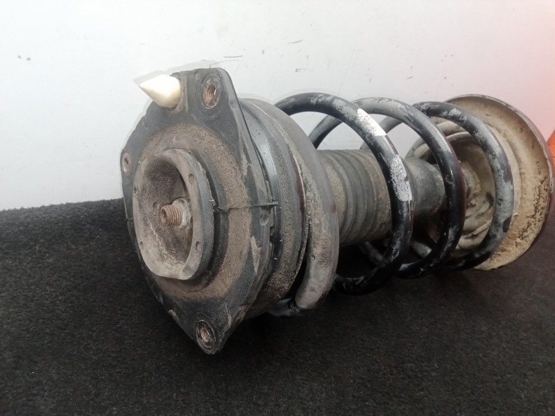 Recambio de amortiguador delantero derecho para renault scenic ii 1.6 16v referencia OEM IAM 8200851840  