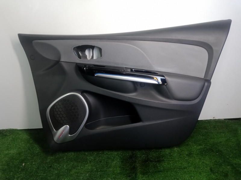 Recambio de guarnecido puerta delantera derecha para renault clio iv 1.2 tce energy referencia OEM IAM   