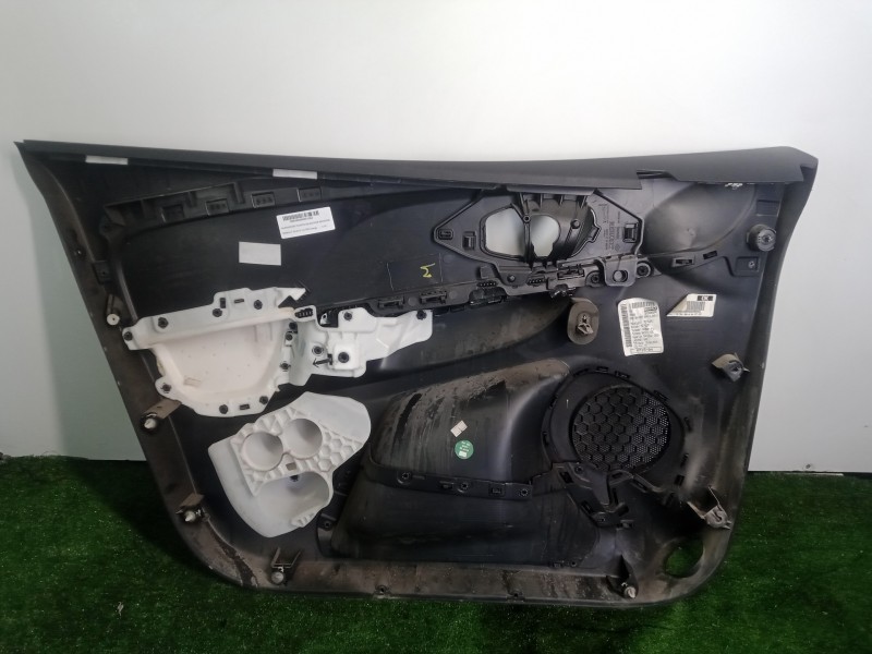 Recambio de guarnecido puerta delantera derecha para renault clio iv 1.2 tce energy referencia OEM IAM   