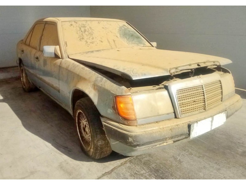 mercedes-benz 124 sedán (w124) del año 1986