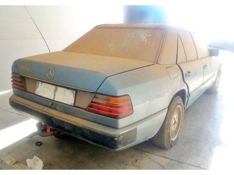 mercedes-benz 124 sedán (w124) del año 1986