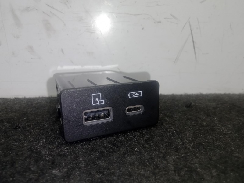 Recambio de modulo electronico para omoda 5 1.6 tgdi referencia OEM IAM 703000724AA  USB