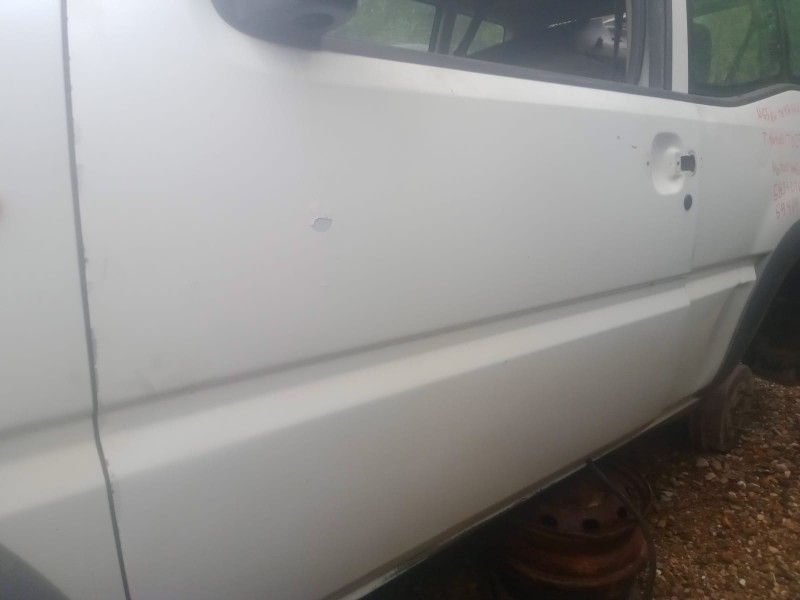 Recambio de puerta delantera izquierda para nissan terrano ii (r20) 2.7 tdi 4wd referencia OEM IAM   