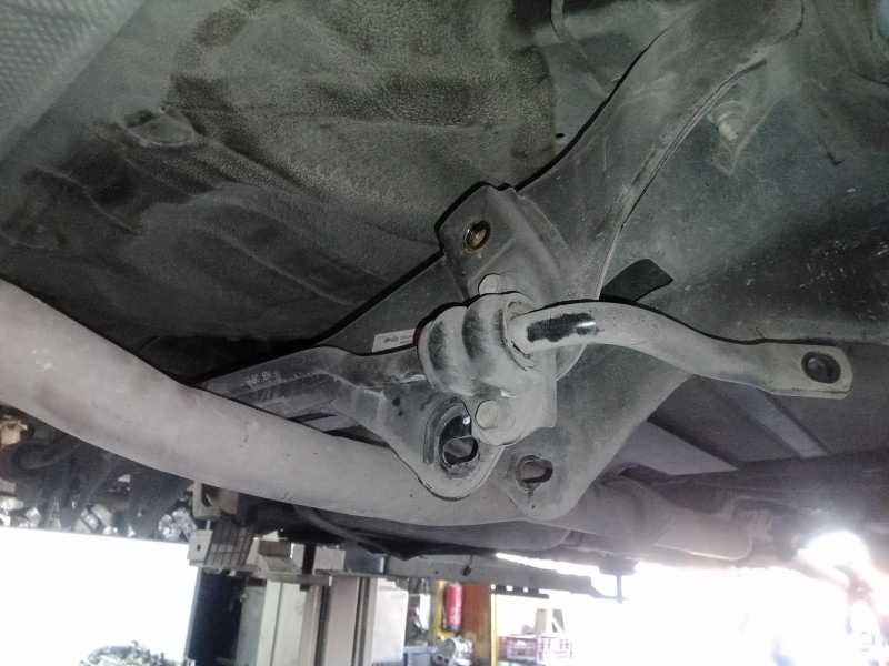 Recambio de barra estabilizadora trasera para hyundai ix35 1.7 crdi cat referencia OEM IAM   