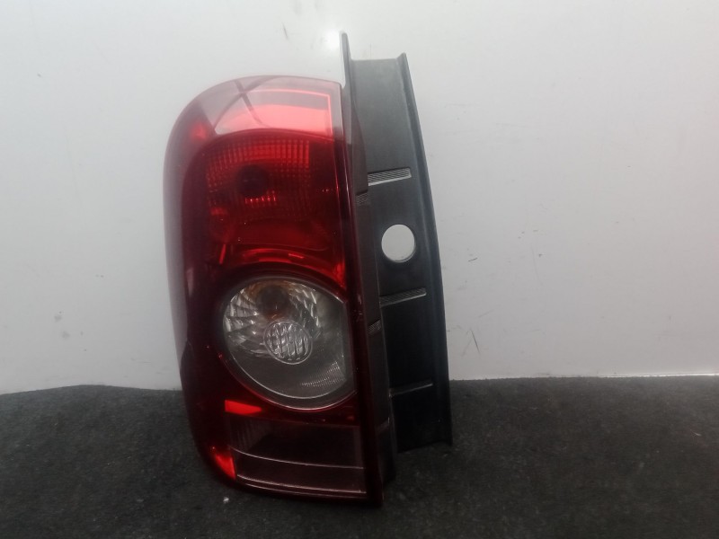 Recambio de piloto trasero izquierdo para dacia duster (hs_) 1.5 dci (hsaj) referencia OEM IAM 265550035R  