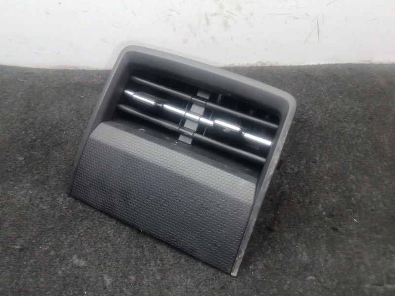 Recambio de aireador trasero central para omoda 5 1.6 tgdi referencia OEM IAM T19C5305920  