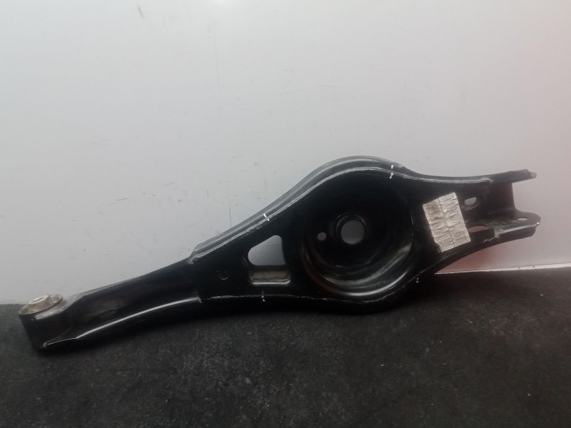 Recambio de brazo suspension inferior trasero izquierdo para omoda 5 1.6 tgdi referencia OEM IAM 202002546AA  